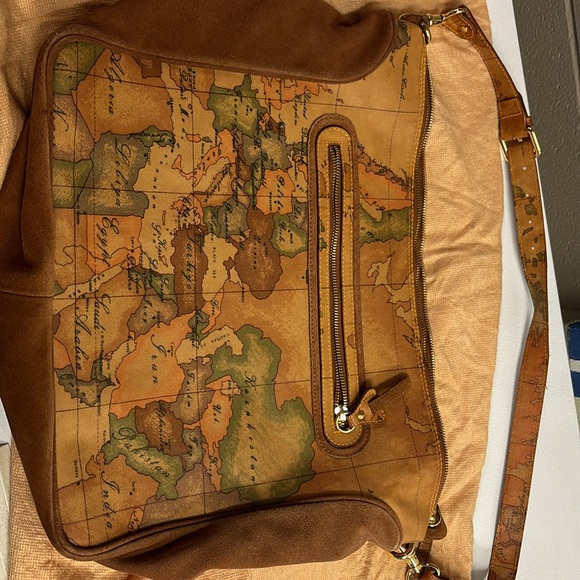 Alviero Martini Shoulder Bag (Large) - Picture 5 of 9